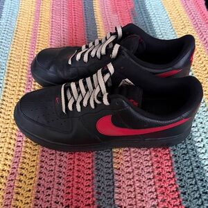 Nike Air Force One University Red/Black Low